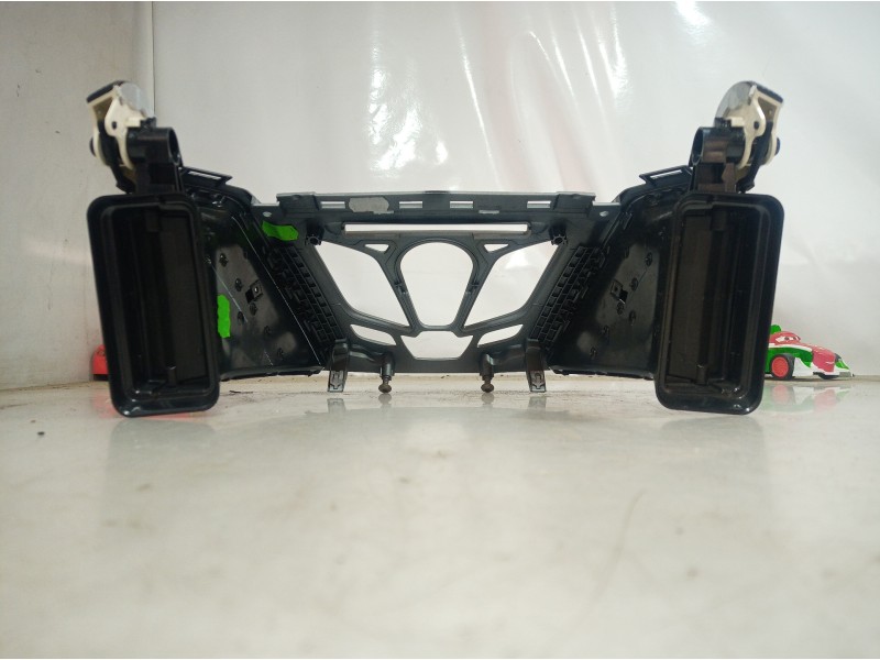 Recambio de rejilla aireadora para ford c-max edition referencia OEM IAM 07466000 07466000 07466000