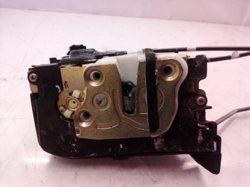 Recambio de cerradura puerta delantera derecha para mazda 6 berlina (gg) 2.0 active (5-ptas.) referencia OEM IAM   