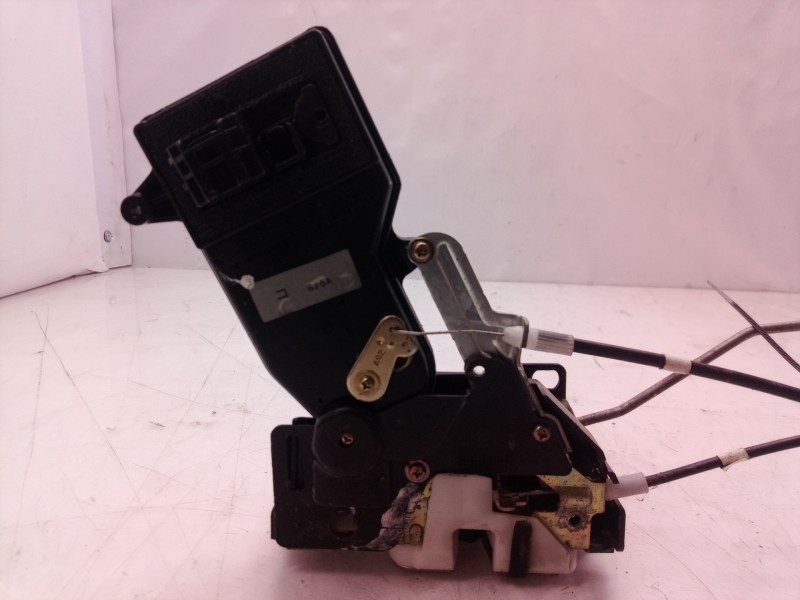 Recambio de cerradura puerta delantera derecha para mazda 6 berlina (gg) 2.0 active (5-ptas.) referencia OEM IAM   