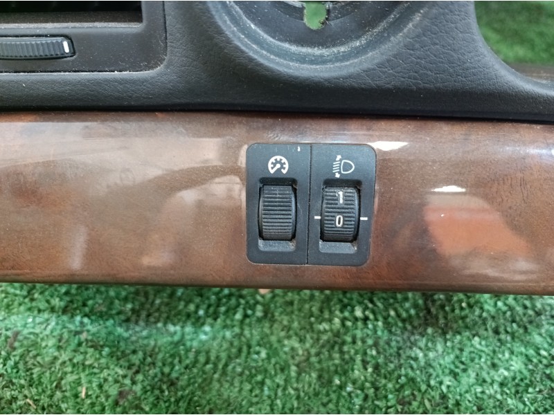 Recambio de salpicadero para bmw serie 7 (e38) 730il referencia OEM IAM   