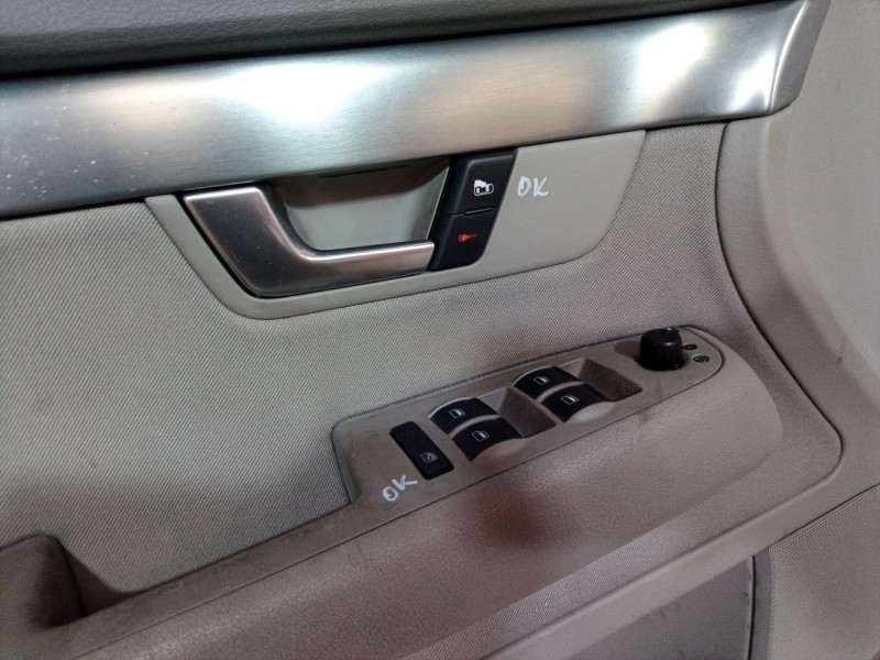 Recambio de guarnecido puerta delantera izquierda para audi a4 berlina (8e) 2.0 tdi 16v (103kw) referencia OEM IAM 8E1867105 8E1