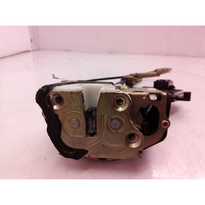 Recambio de cerradura puerta trasera izquierda para mazda 6 berlina (gg) 2.0 active (5-ptas.) referencia OEM IAM   