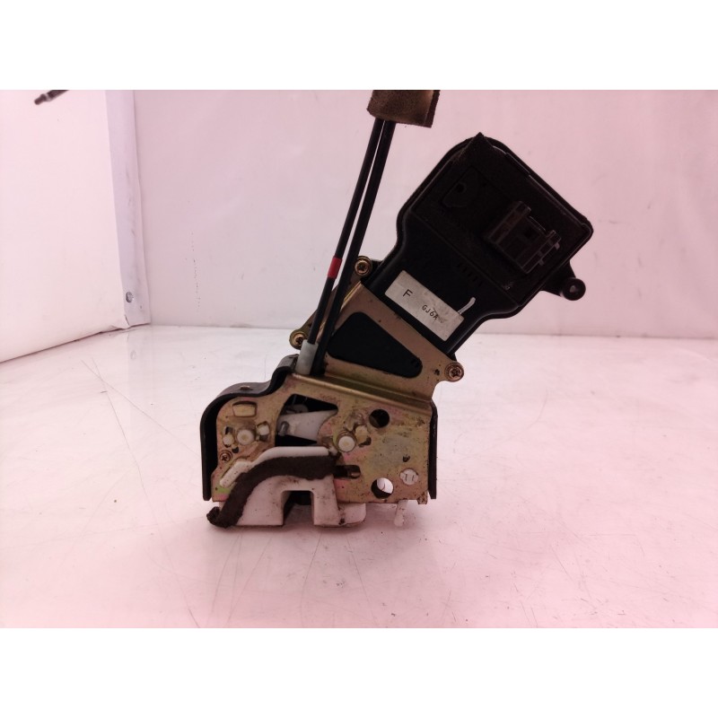 Recambio de cerradura puerta trasera izquierda para mazda 6 berlina (gg) 2.0 active (5-ptas.) referencia OEM IAM   