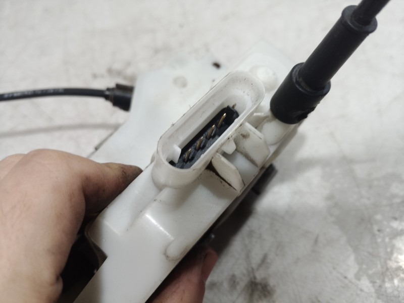 Recambio de cerradura puerta delantera izquierda para citroën c3 referencia OEM IAM 46982980 46982980 46982980