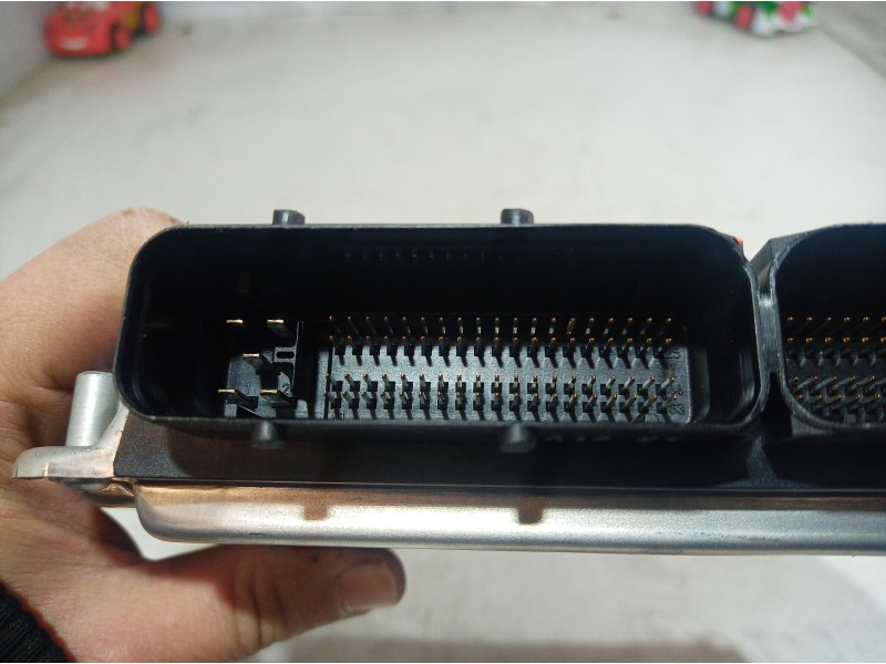 Recambio de centralita motor uce para volkswagen passat berlina (3b3) advance referencia OEM IAM 0281011205 0281011205 038906019