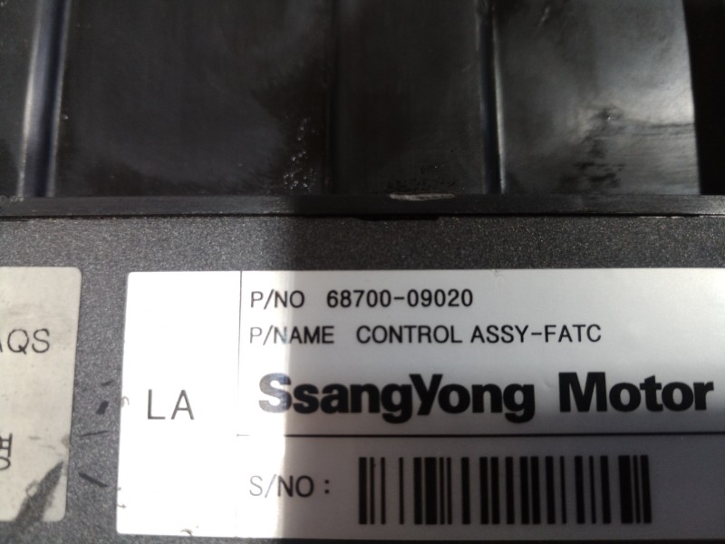 Recambio de mando climatizador para ssangyong kyron 200 xdi 2wd referencia OEM IAM 6870009020 6870009020 6870009020