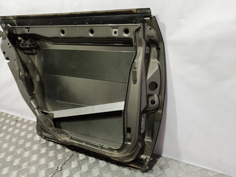 Recambio de puerta trasera izquierda para audi a6 avant (4b5) 2.5 tdi quattro referencia OEM IAM   