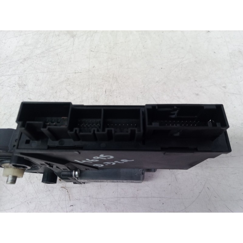 Recambio de motor elevalunas delantero derecho para audi a4 berlina (8e) 2.0 tdi 16v (103kw) referencia OEM IAM 8E1959802B 8E195