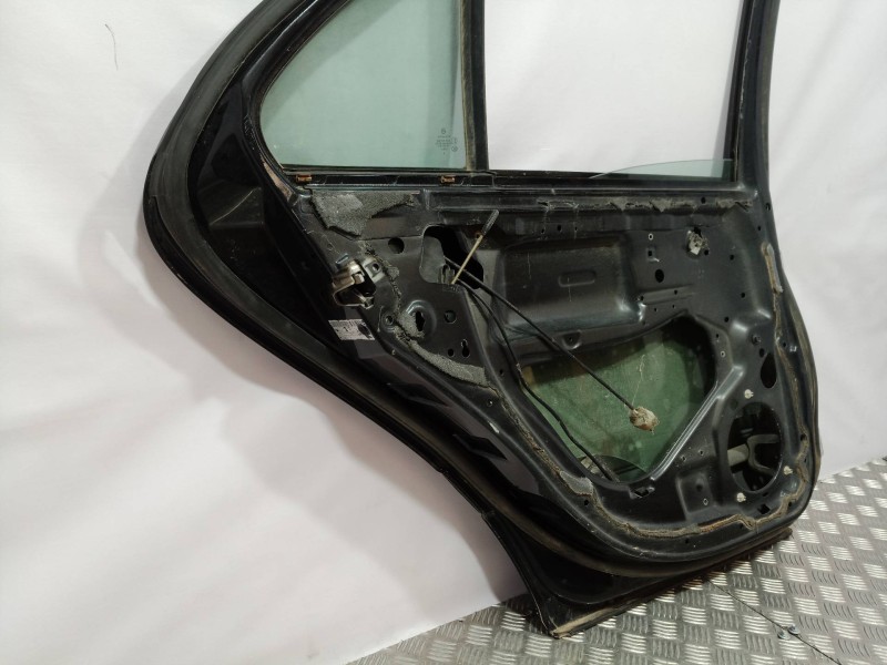 Recambio de puerta trasera izquierda para mercedes-benz clase c (w203) berlina referencia OEM IAM   