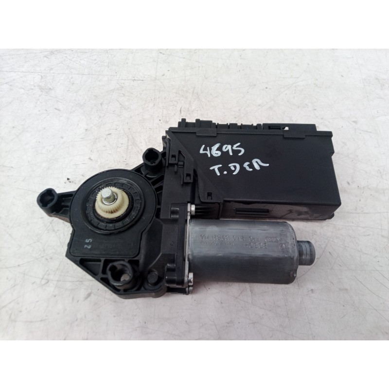 Recambio de motor elevalunas trasero derecho para audi a4 berlina (8e) 2.0 tdi 16v (103kw) referencia OEM IAM 8E0959802A 8E09598