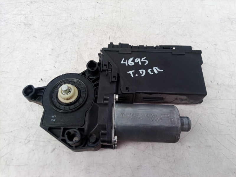 Recambio de motor elevalunas trasero derecho para audi a4 berlina (8e) 2.0 tdi 16v (103kw) referencia OEM IAM 8E0959802A 8E09598