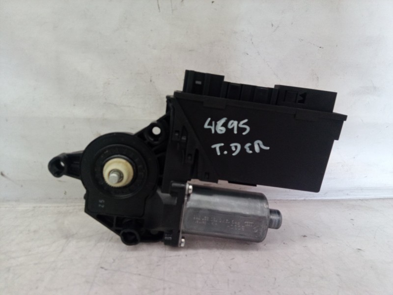 Recambio de motor elevalunas trasero derecho para audi a4 berlina (8e) 2.0 tdi 16v (103kw) referencia OEM IAM 8E0959802A 8E09598
