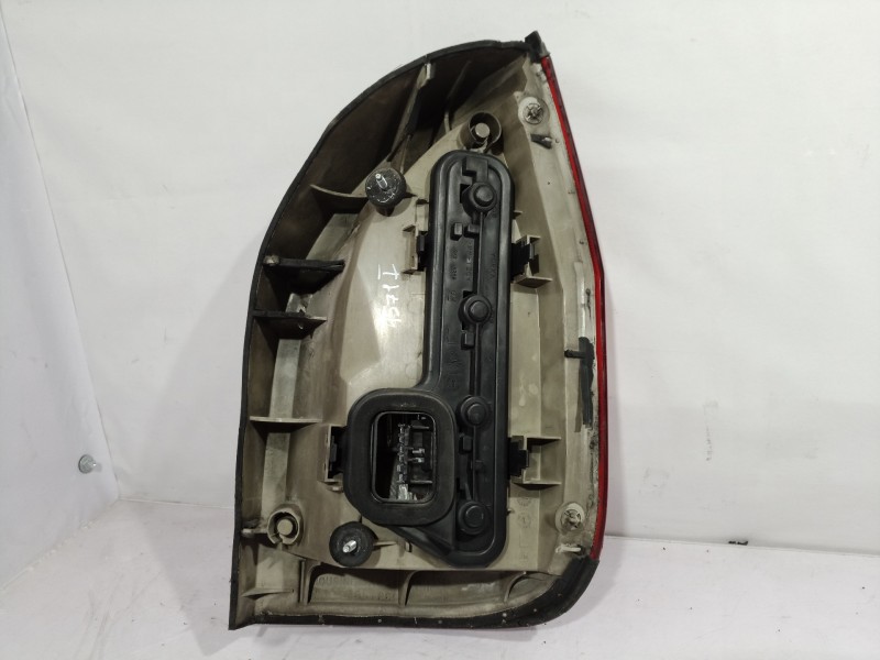 Recambio de piloto trasero izquierdo para opel zafira a elegance referencia OEM IAM   