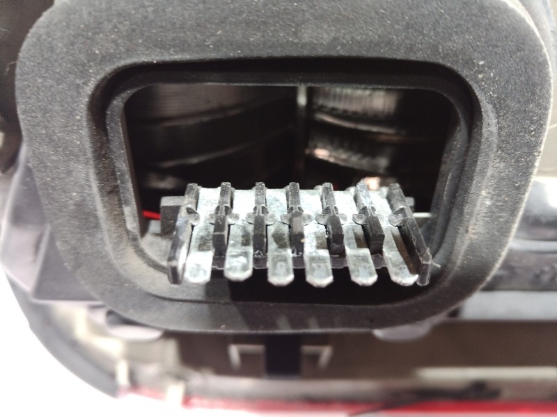 Recambio de piloto trasero izquierdo para opel zafira a elegance referencia OEM IAM   