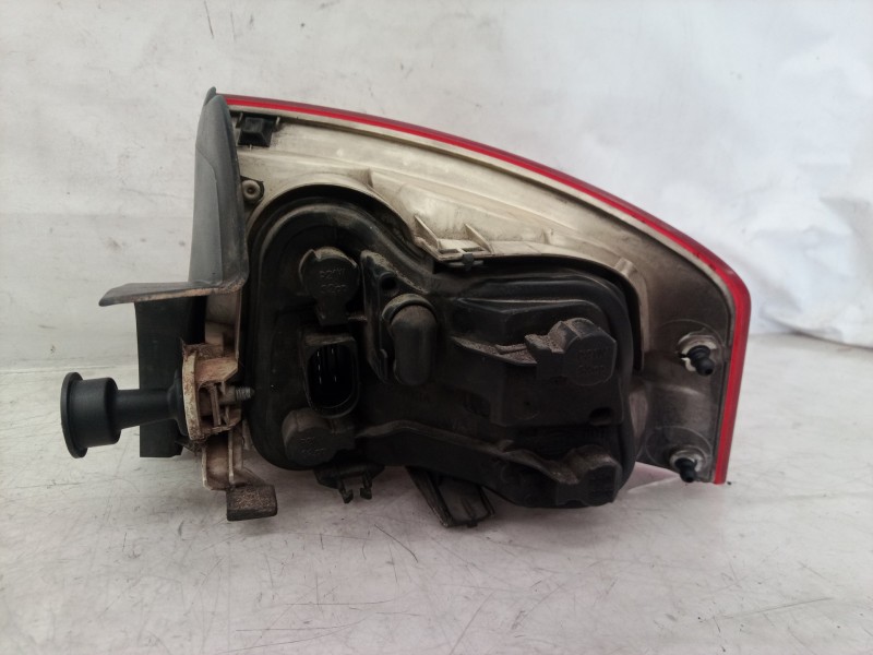 Recambio de piloto trasero izquierdo para audi a4 berlina (8e) 2.0 tdi 16v (103kw) referencia OEM IAM 8E5945095 8E5945095 8E5945