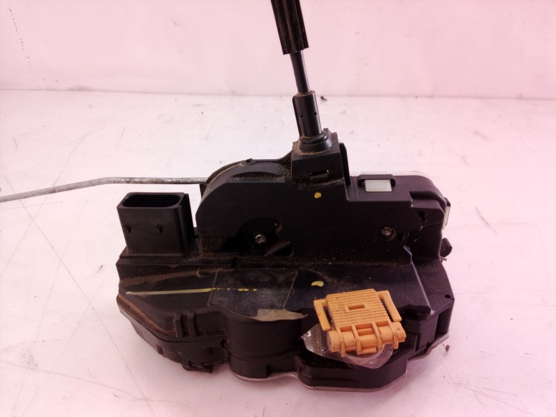 Recambio de cerradura puerta delantera derecha para chevrolet aveo berlina hatchback ltz referencia OEM IAM 3023880 3023880 A046