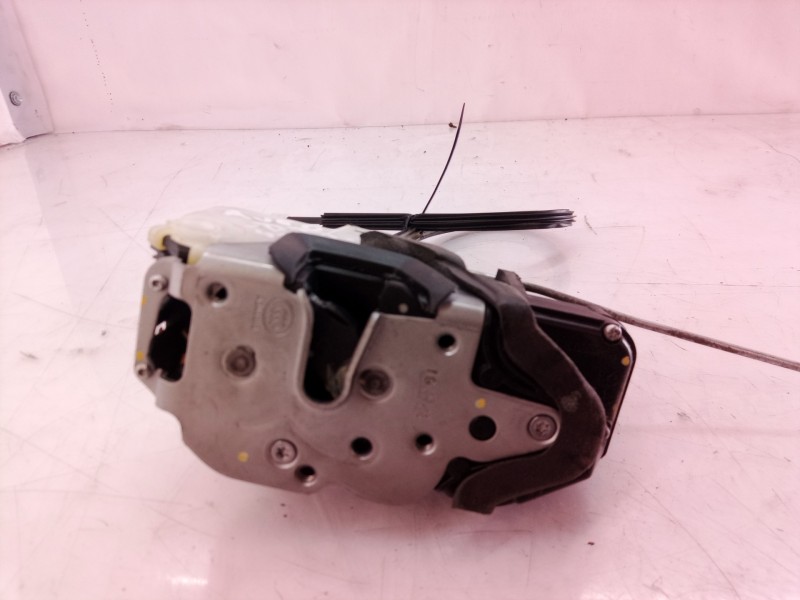 Recambio de cerradura puerta delantera derecha para chevrolet aveo berlina hatchback ltz referencia OEM IAM 3023880 3023880 A046