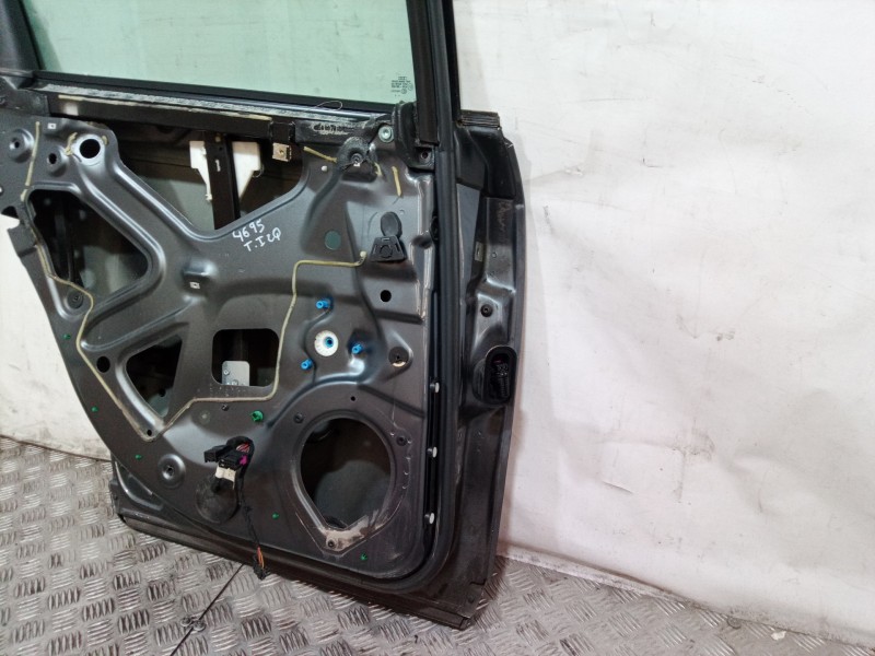 Recambio de puerta trasera izquierda para audi a4 berlina (8e) 2.0 tdi 16v (103kw) referencia OEM IAM 8E0833051J 8E0833051J 8E08