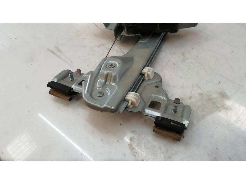 Recambio de elevalunas trasero izquierdo para chevrolet aveo berlina hatchback ltz referencia OEM IAM   