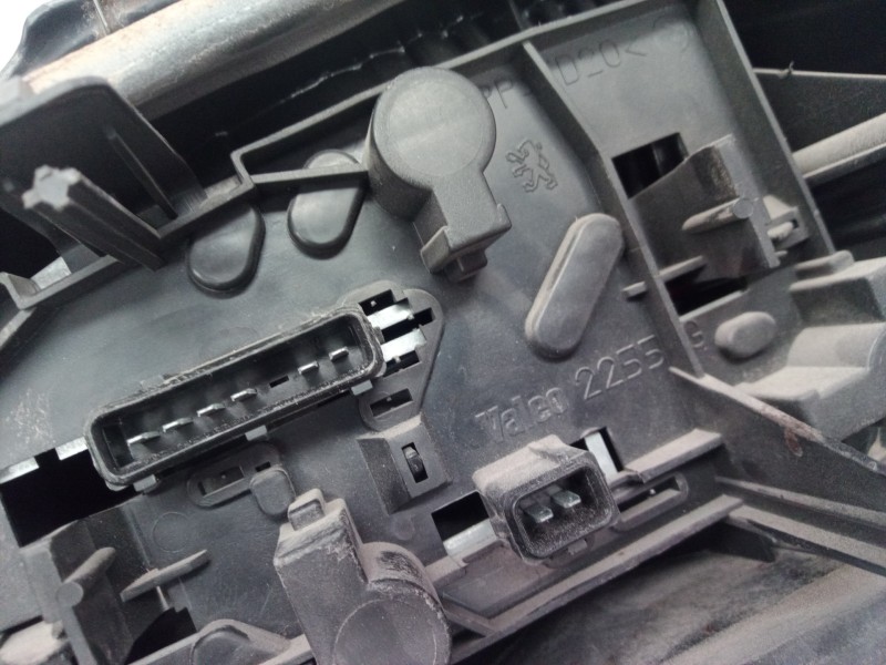 Recambio de piloto trasero izquierdo para peugeot 406 berlina (s1/s2) stdt referencia OEM IAM 2255G 2255G 2255