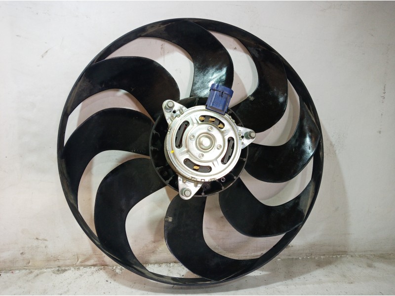 Recambio de electroventilador para renault captur helly hansen referencia OEM IAM 5YY0584 5YY0584 5YY0584