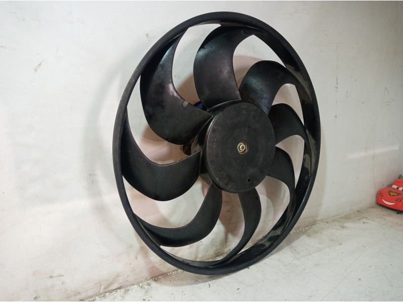 Recambio de electroventilador para renault captur helly hansen referencia OEM IAM 5YY0584 5YY0584 5YY0584