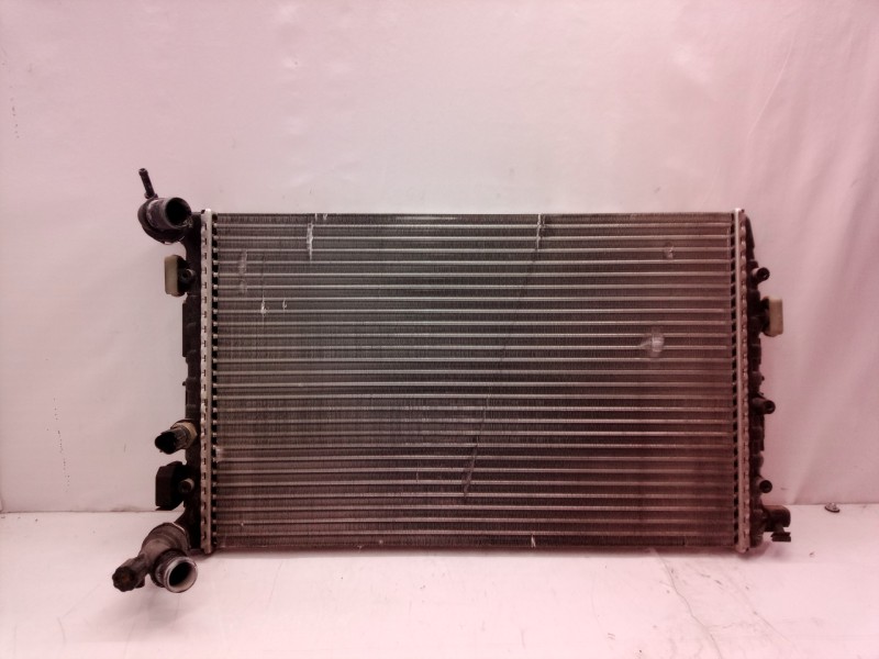Recambio de radiador agua para volkswagen polo (9n1) trendline referencia OEM IAM 8MK376717701 8MK376717701 8MK376717701