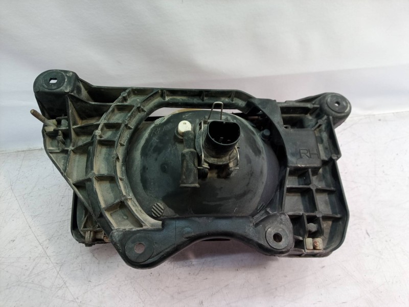 Recambio de faro derecho para isuzu rodeo referencia OEM IAM   