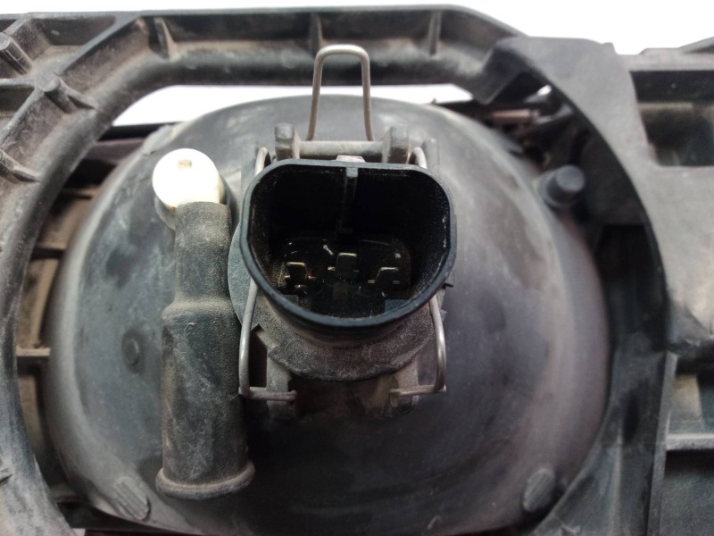 Recambio de faro derecho para isuzu rodeo referencia OEM IAM   