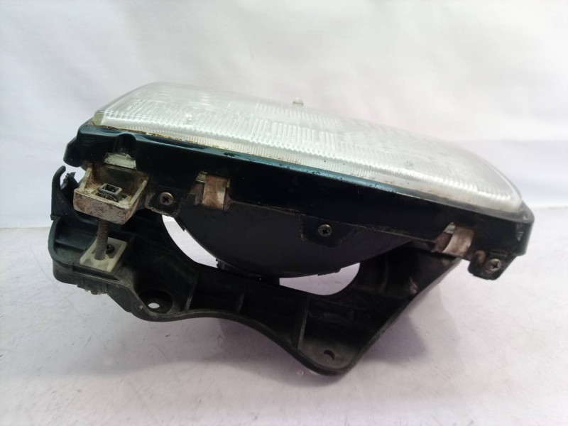 Recambio de faro derecho para isuzu rodeo referencia OEM IAM   