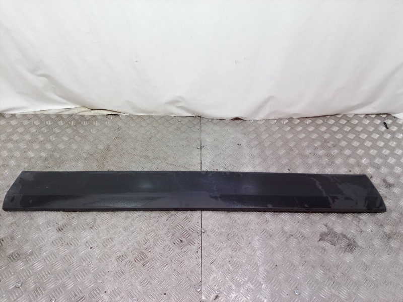 Recambio de moldura para volkswagen crafter caja cerrada 2.0 tdi referencia OEM IAM A9066900762 A9066900762 A9066900762