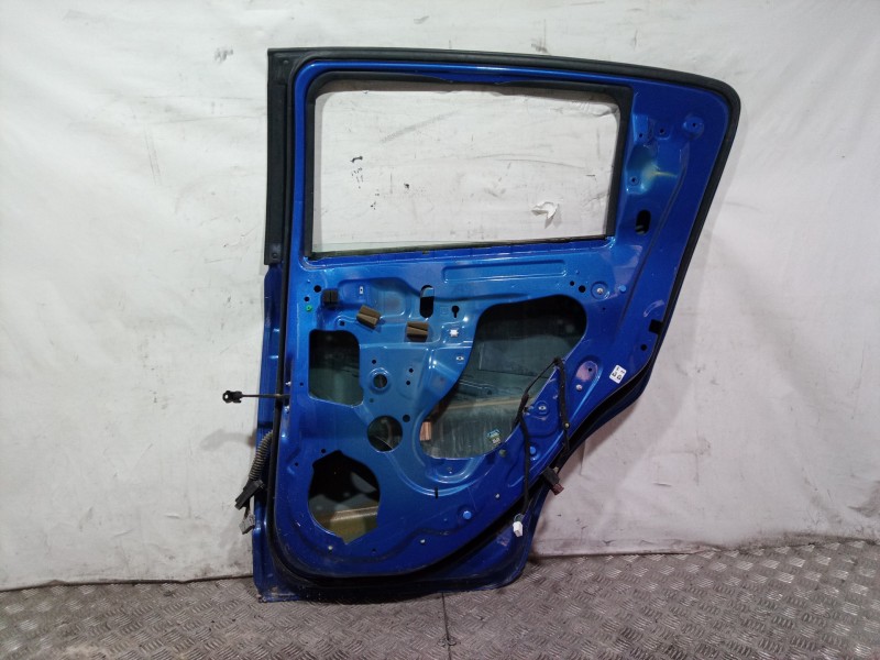 Recambio de puerta trasera derecha para chevrolet aveo berlina hatchback ltz referencia OEM IAM   