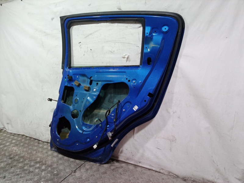 Recambio de puerta trasera derecha para chevrolet aveo berlina hatchback ltz referencia OEM IAM   