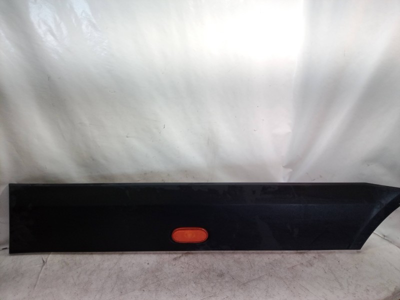 Recambio de moldura para volkswagen crafter caja cerrada 2.0 tdi referencia OEM IAM A9066901762 A9066901762 A9066901762