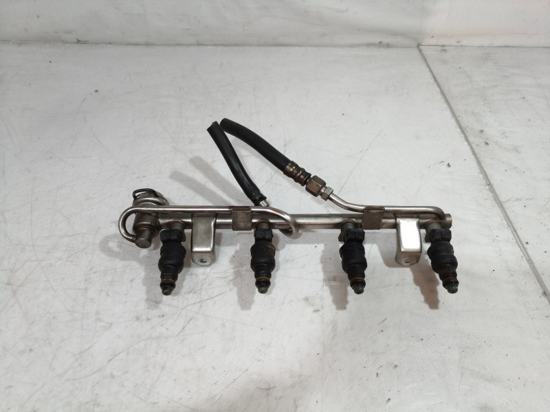 Recambio de rampa inyectora para audi a4 berlina (b5) 1.8 t referencia OEM IAM 058133681C 058133681C 058133681