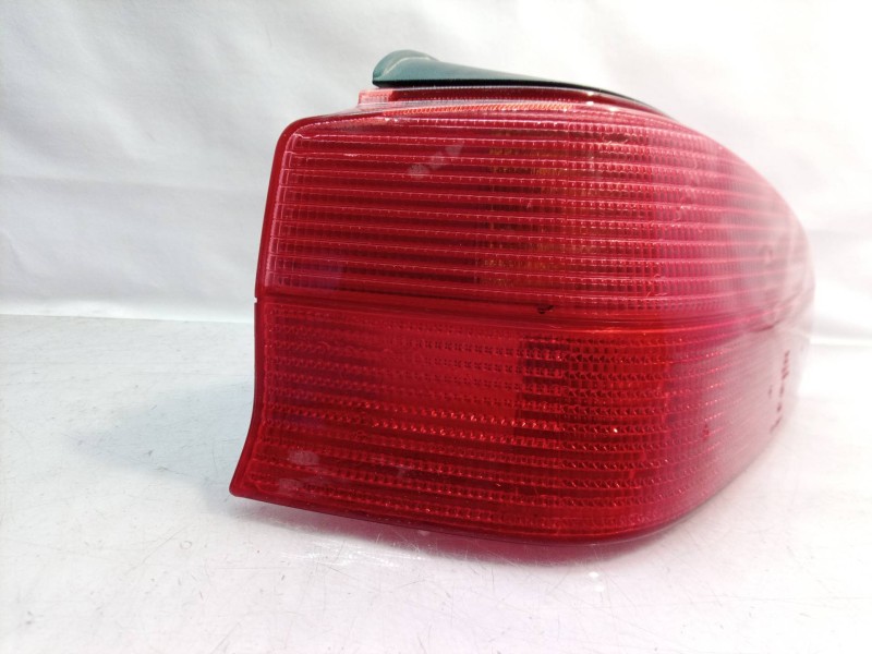 Recambio de piloto trasero izquierdo para peugeot 106 (s1) cocktail referencia OEM IAM 630320  