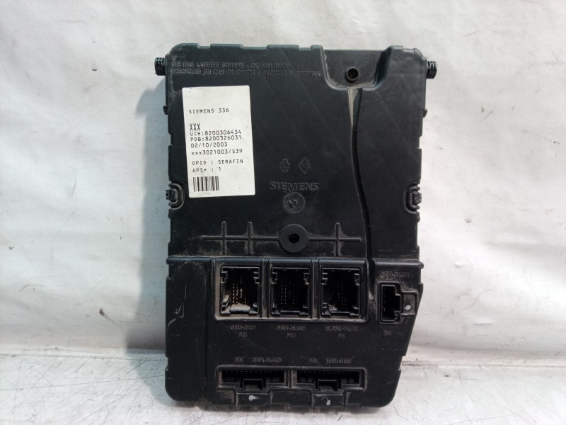 Recambio de caja reles / fusibles para renault megane ii berlina 3p pack authentique referencia OEM IAM 8200306434 8200306434 82