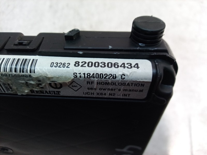 Recambio de caja reles / fusibles para renault megane ii berlina 3p pack authentique referencia OEM IAM 8200306434 8200306434 82