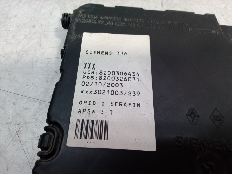 Recambio de caja reles / fusibles para renault megane ii berlina 3p pack authentique referencia OEM IAM 8200306434 8200306434 82