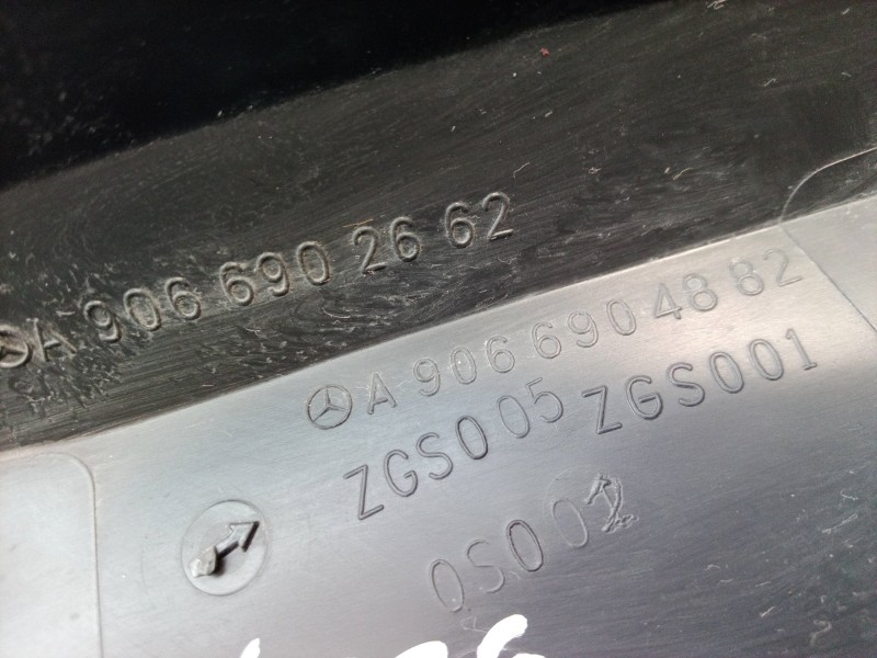 Recambio de moldura para volkswagen crafter caja cerrada 2.0 tdi referencia OEM IAM A9066904832 A9066904832 A9066904832