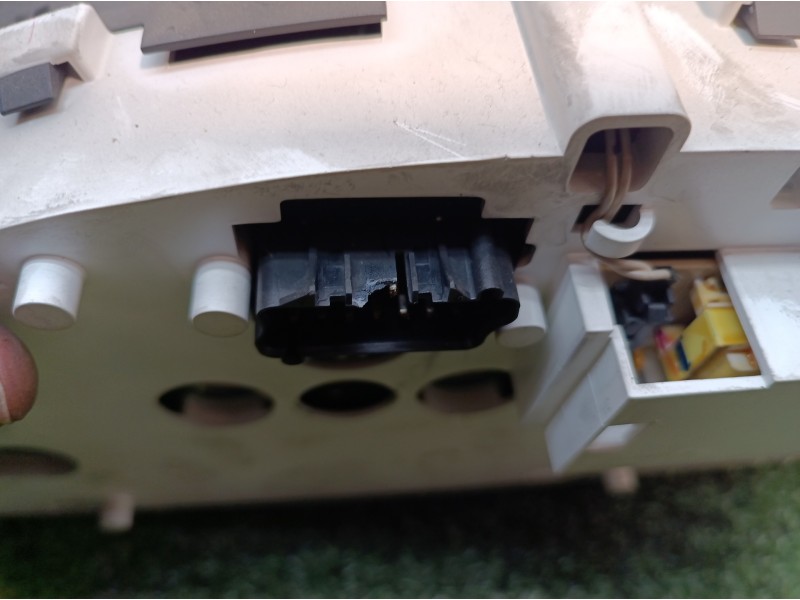 Recambio de cuadro instrumentos para chrysler voyager (rg) referencia OEM IAM P05082409AC P05082409AC TN1575200983