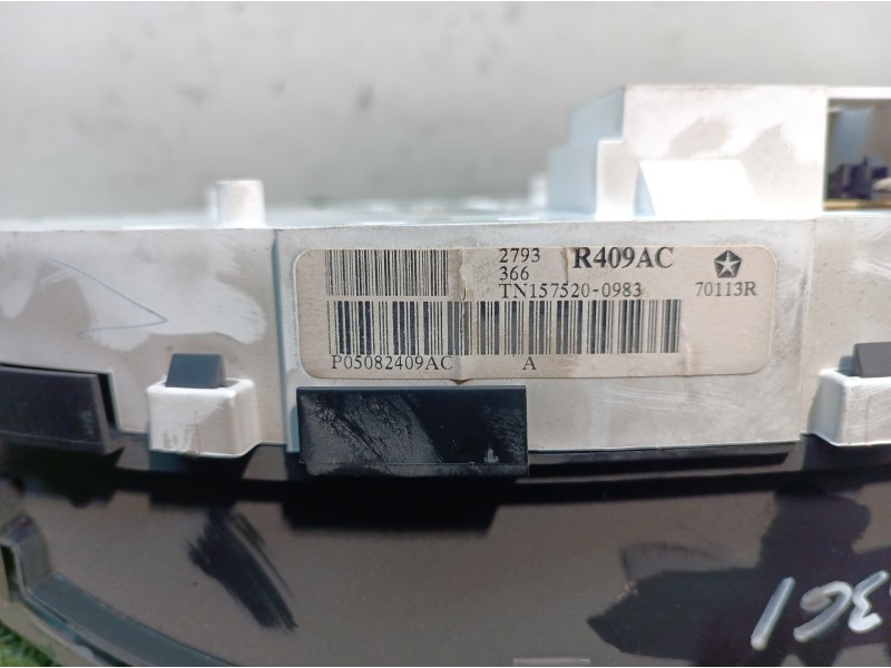 Recambio de cuadro instrumentos para chrysler voyager (rg) referencia OEM IAM P05082409AC P05082409AC TN1575200983