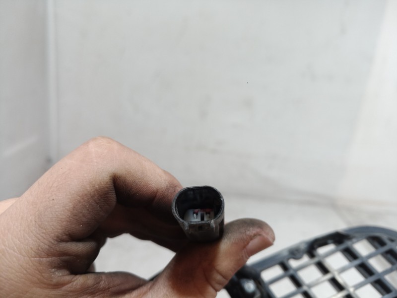 Recambio de rejilla delantera para bmw serie 3 touring (e46) 330xi referencia OEM IAM 51137075312 51137075312 51137075312