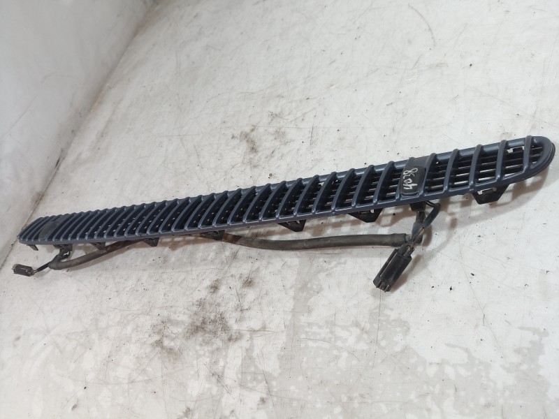 Recambio de rejilla delantera para bmw serie 3 touring (e46) 330xi referencia OEM IAM 51137075312 51137075312 51137075312