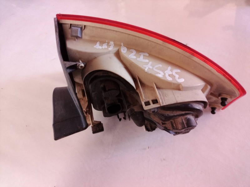 Recambio de piloto trasero izquierdo para audi a4 berlina (8e) 2.0 tdi 16v (103kw) referencia OEM IAM 8E5945095 8E5945095 8E5945