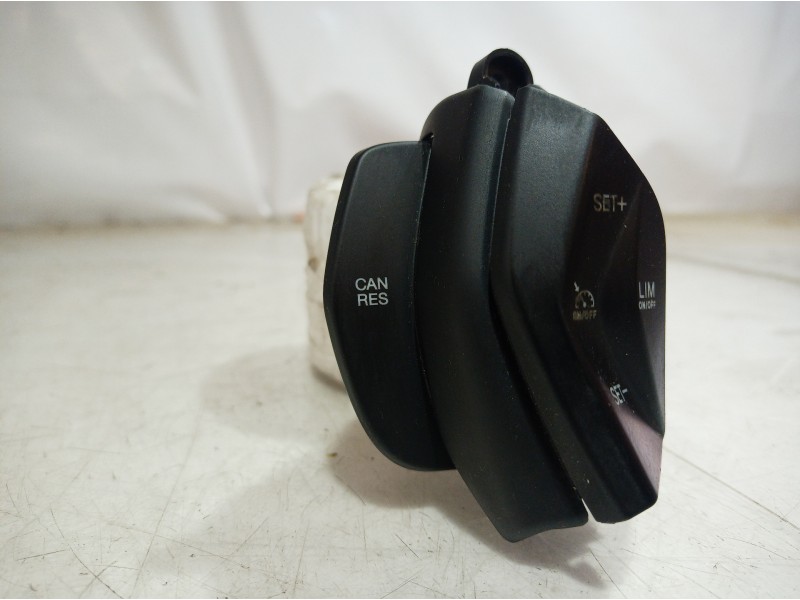 Recambio de mando volante para ford c-max edition referencia OEM IAM BK2T9E740AB BK2T9E740AB BK2T9E740