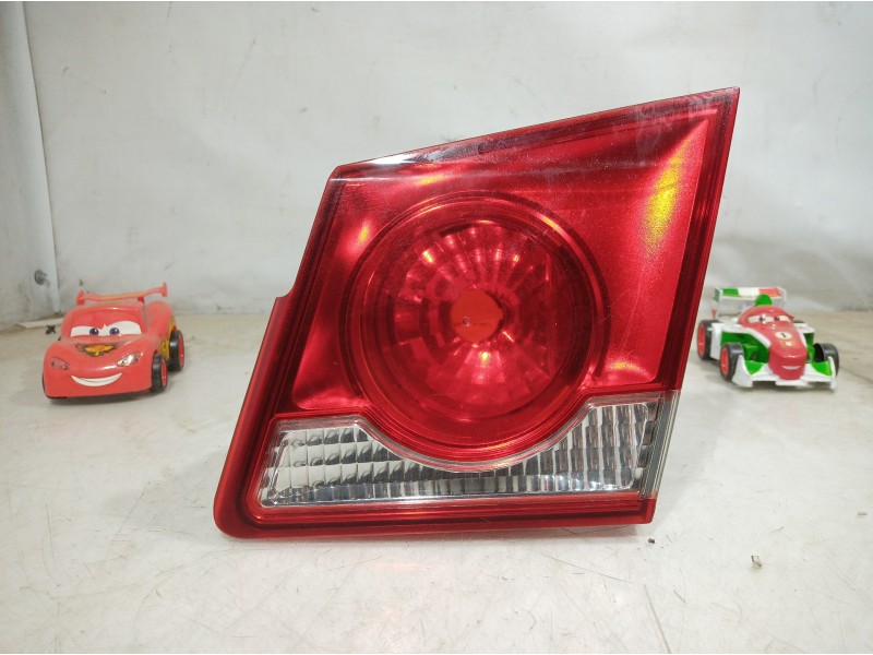 Recambio de piloto trasero maletero derecho para chevrolet cruze ls referencia OEM IAM   