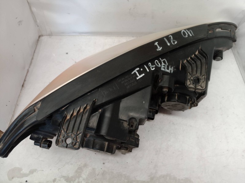Recambio de faro izquierdo para ssangyong kyron 200 xdi 2wd referencia OEM IAM   