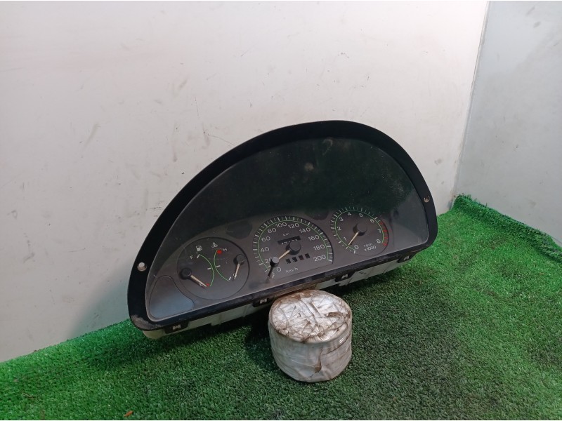 Recambio de cuadro instrumentos para fiat punto berlina (176) 1.2 cat referencia OEM IAM 7744383 7744383 7744383 Recambio de cuadro instrumentos para fiat punto berlina (176) 1.2 cat referencia OEM IAM 7744383 7744383 7744383