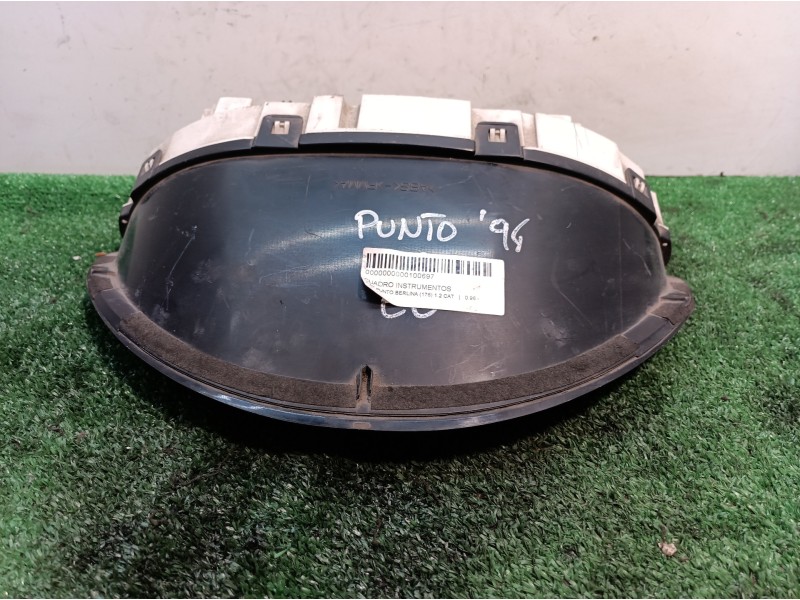 Recambio de cuadro instrumentos para fiat punto berlina (176) 1.2 cat referencia OEM IAM 7744383 7744383 7744383 Recambio de cuadro instrumentos para fiat punto berlina (176) 1.2 cat referencia OEM IAM 7744383 7744383 7744383
